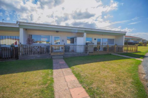 Chalet For Hire At Rainbows End Near A Beautiful Norfolk Beach Ref 31039R